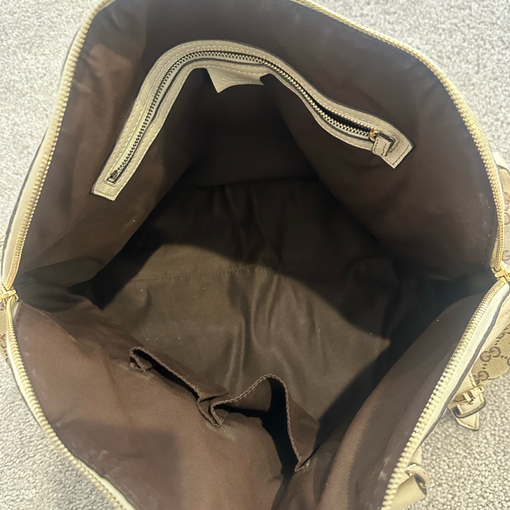 Authentic Gucci Handbag - Picture 6 of 8
